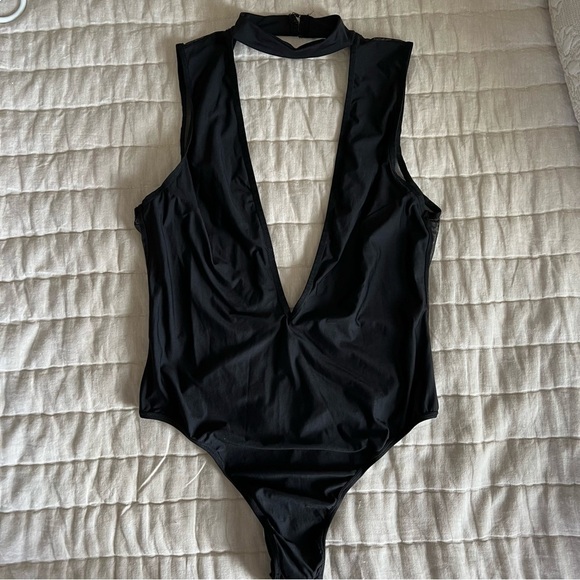 Victoria’s Secret Black Choker High Neck Plunging Neckline Bodysuit Size Large - Picture 4 of 16